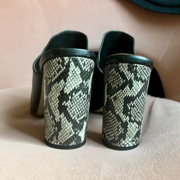 Snakeskin leather mules - Picture 2 of 5
